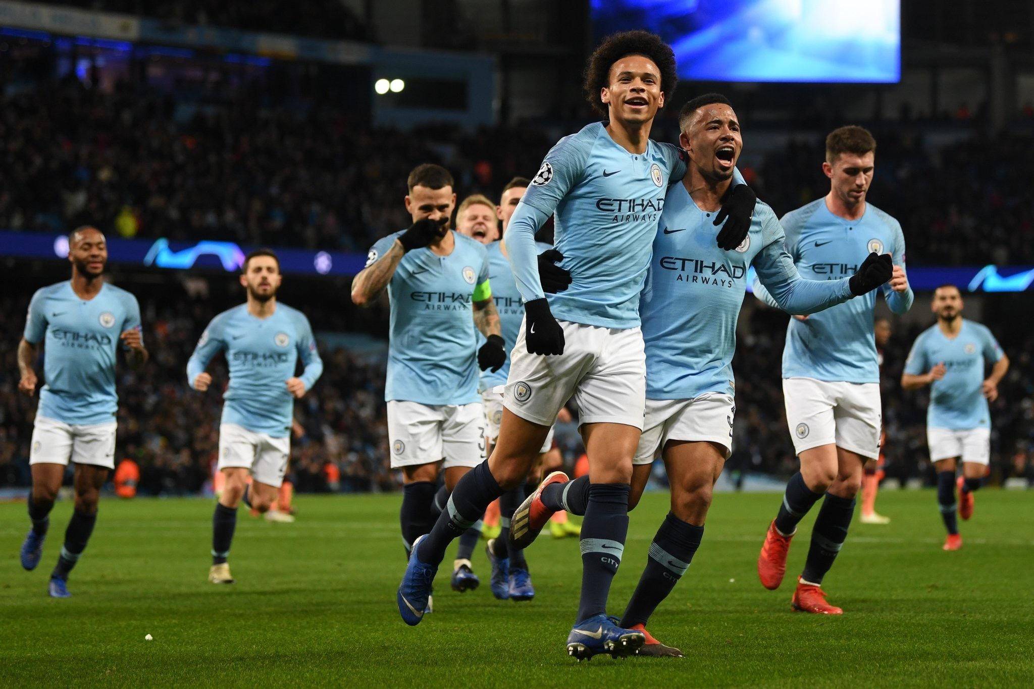 王者归来！内马尔角球直接破门 单场1球2助攻获9.6分 致敬C罗